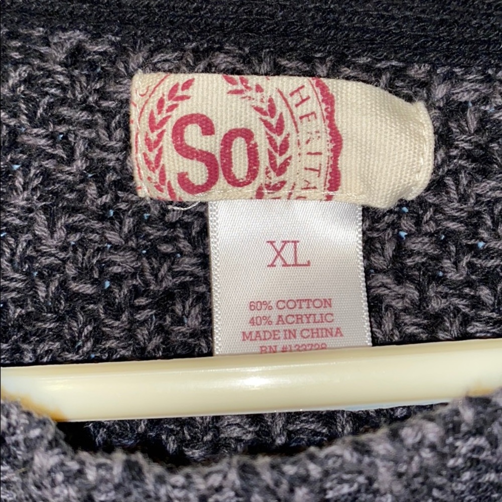 Cropped Sweater - Picture 3 of 3